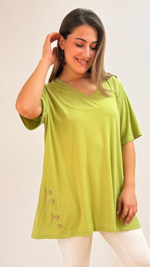 <b> POLERA OVERSIZE CON BOTON</b> <h5>COD. W525</h5>