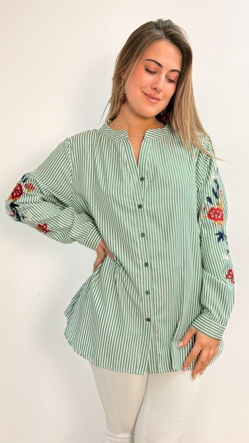 <b> BLUSA RAYAS BORDADO</b> <h5>COD. 555</h5>
