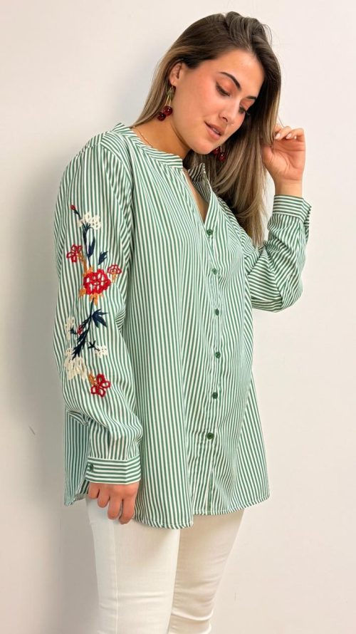 <b> BLUSA RAYAS BORDADO</b> <h5>COD. 555</h5> - Imagen 2