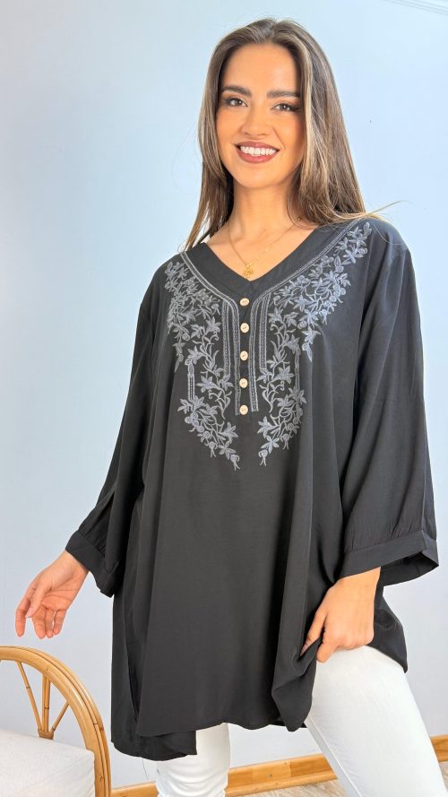 <b> BLUSA OVERSIZE BORADAD</b> <h5>COD. W859</h5>