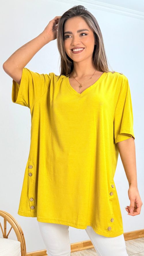 <b> POLERA OVERSIZE CON BOTON</b> <h5>COD. W525</h5>